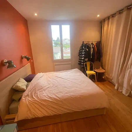 Maison Mitoyenne Avec Jardin A Biarritz *